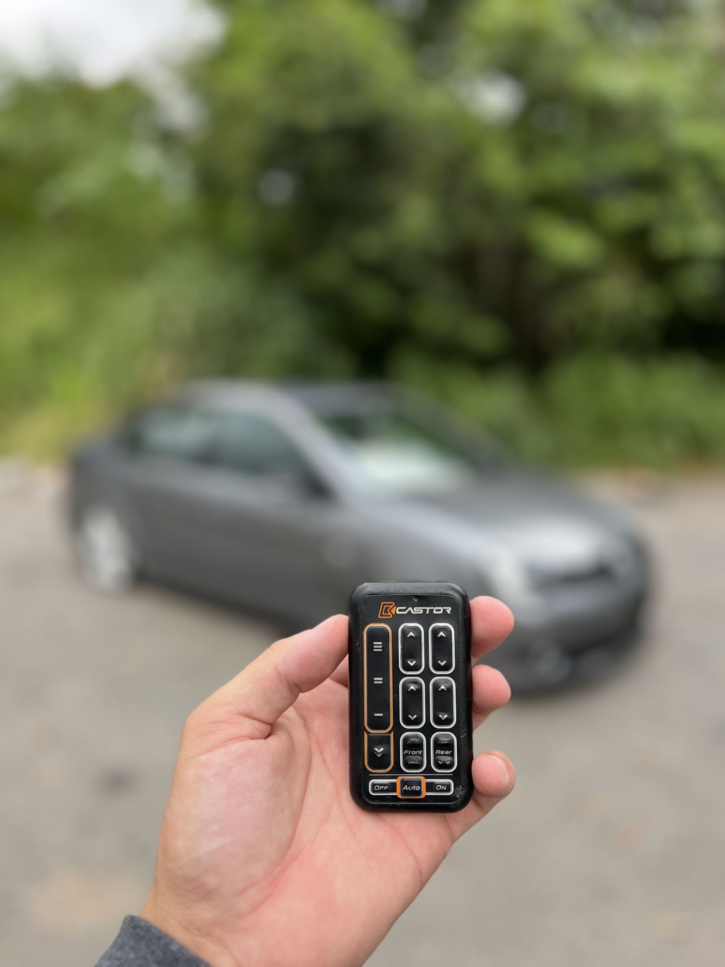 VW POLO SEDAN, RODAS 18, SUSP A AR :: Eder Grau